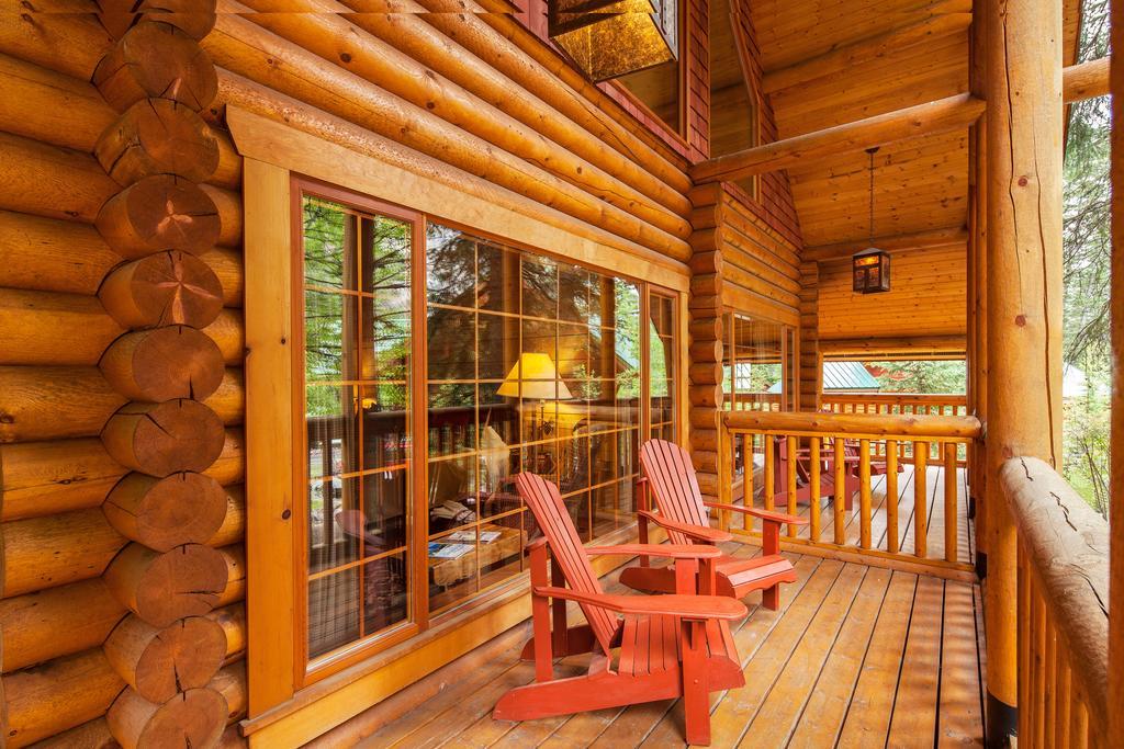 Cathedral Mountain Lodge Филд Экстерьер фото